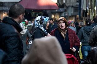 优雅的吃瓜少年图片,优雅吃瓜少年的时尚演绎